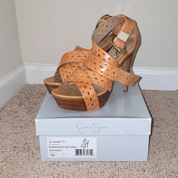 Jessica Simpson Annetty Pump Sz 7M - Picture 1 of 3